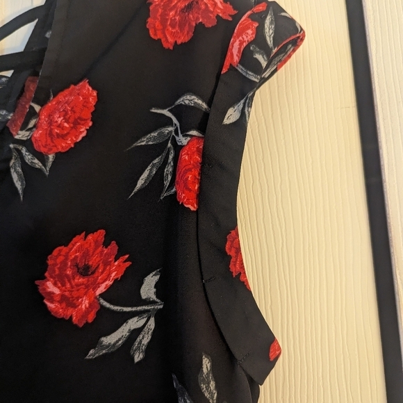 Sz small blouse 😁 - Picture 6 of 6